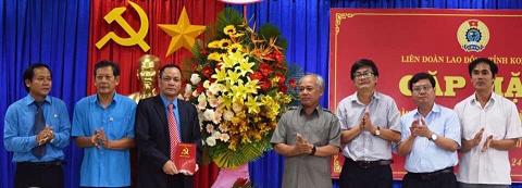 Lãnh đạo tỉnh thăm, chúc mừng Liên đoàn Lao động tỉnh Kon Tum  Kỷ niệm 90 năm ngày thành lập Công đoàn Việt Nam
