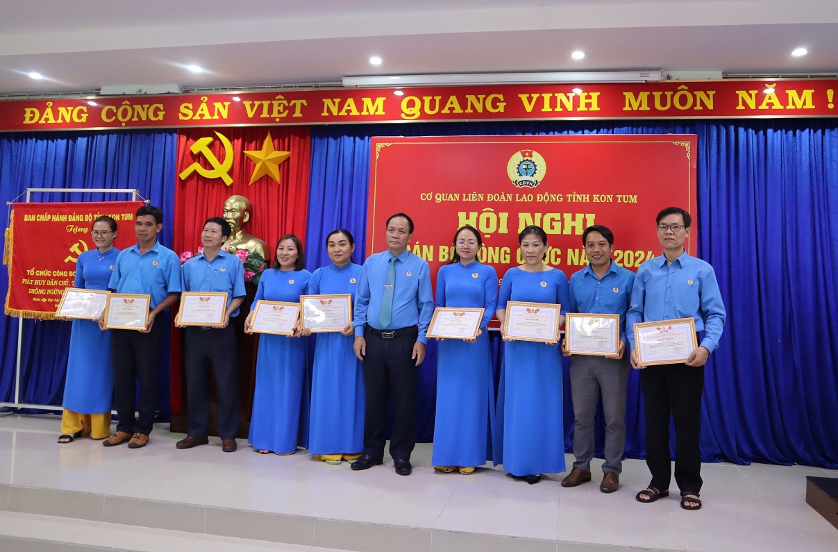 Liên đoàn Lao động tỉnh Kon Tum tổ chức Hội nghị cán bộ, công chức năm 2024