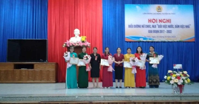 Liên đoàn Lao động huyện Sa Thầy tổ chức Hội nghị biểu dương nữ đoàn viên, CNVCLĐ “Giỏi việc nước - Đảm việc nhà”, giai đoạn 2017-2022