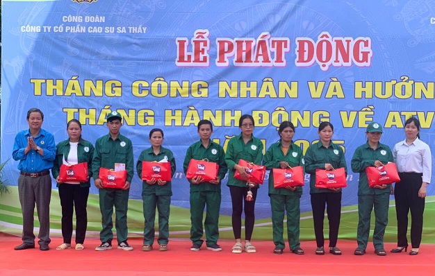 CÔNG ĐOÀN CAO SU SA THẦY TỔ CHỨC LỄ PHÁT ĐỘNG THÁNG CÔNG NHÂN NĂM 2025