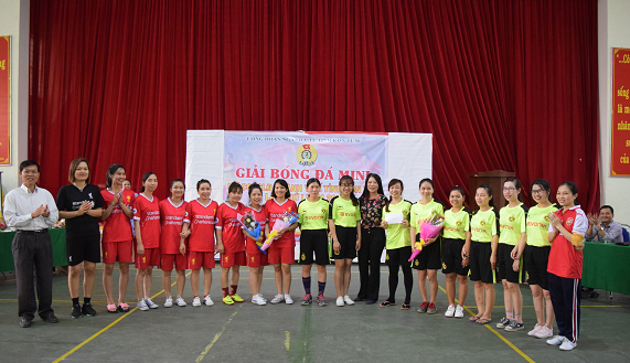 Công đoàn ngành Y tế tổ chức giải bóng đá Mini nữ lần thứ nhất 2017