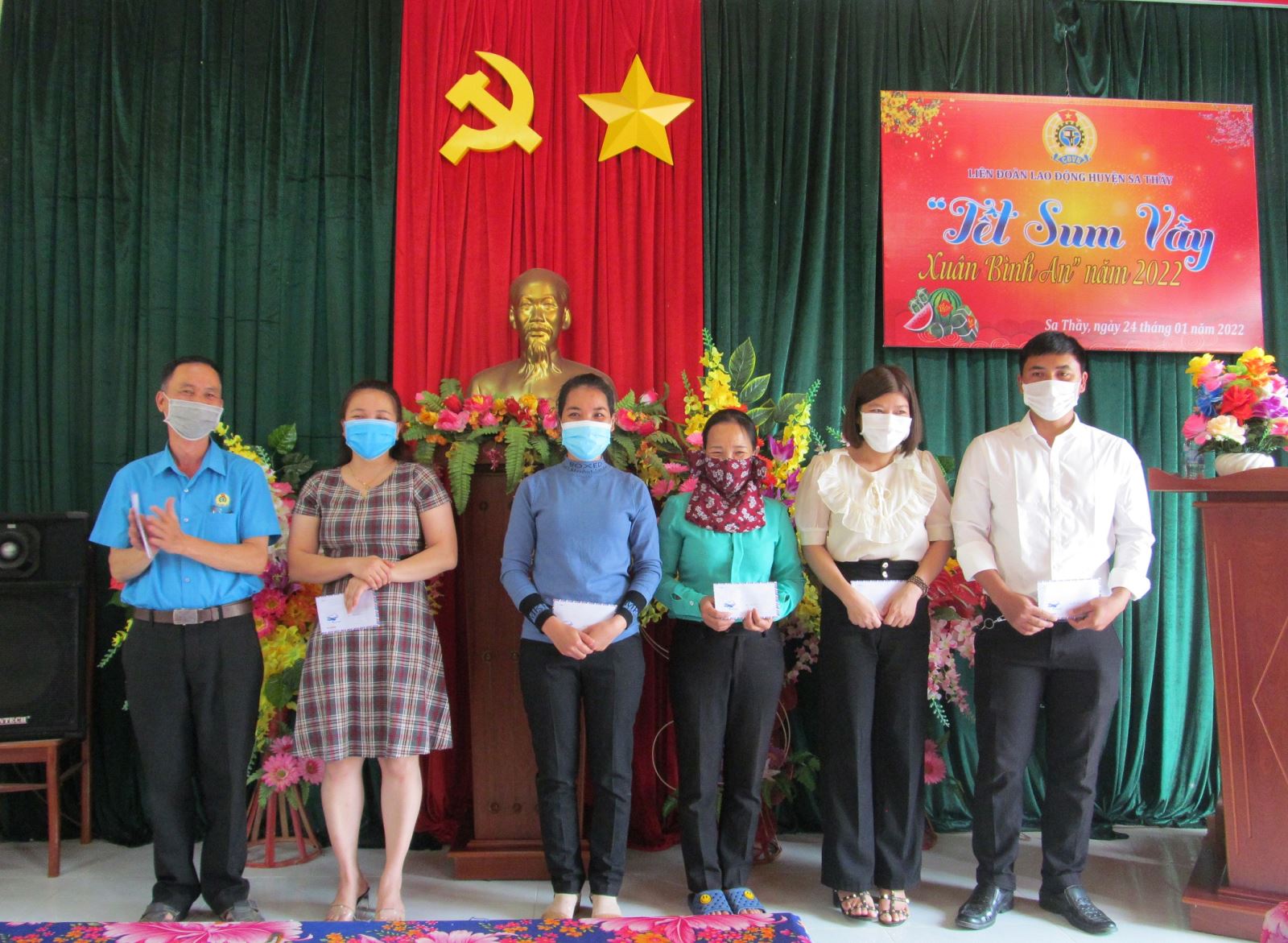 Liên đoàn Lao động huyện Sa Thầy tổ chức “Tết Sum vầy – Xuân Bình an” năm 2022