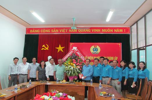 Lãnh đạo tỉnh thăm, chúc mừng Công đoàn tỉnh Kon Tum nhân kỷ niệm 88 năm Ngày thành lập Công đoàn Việt Nam (28/7/1929-28/7/2017)