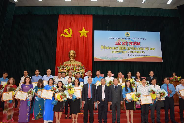 Công đoàn tỉnh Kon Tum Tiếp tục phát huy bản chất, truyền thống vẻ vang của giai cấp công nhân và tổ chức Công đoàn