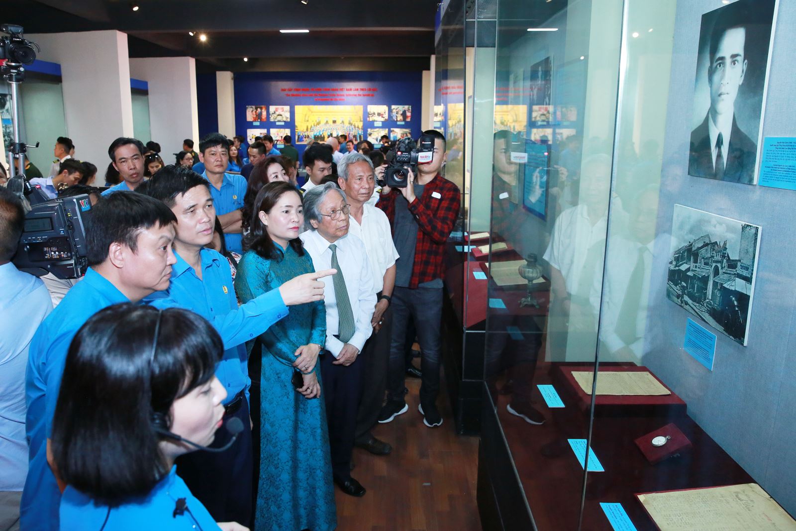 Trưng bày “Chủ tịch Hồ Chí Minh với giai cấp công nhân và tổ chức Công đoàn Việt Nam”tại Bảo tàng Lịch sử Quốc gia kéo dài đến hết tháng 8-2020