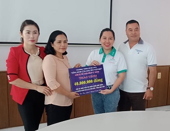 Chương trình Kênh VTV1 “Đồng hành cùng giáo viên vùng khó” hỗ trợ giáo viên tại huyện Kon Rẫy và Đăk Glei, tỉnh Kon Tum