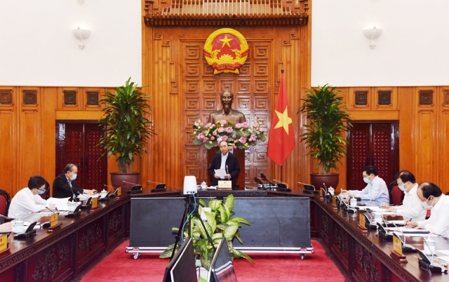 Thủ tướng Nguyễn Xuân Phúc: Tạm dừng các hoạt động hội họp hơn 20 người