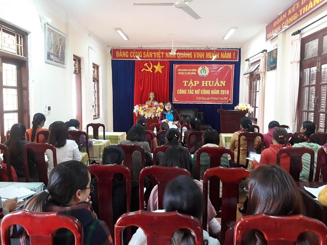 Liên đoàn Lao động huyện Tu Mơ Rông Tập huấn công tác nữ công năm 2018