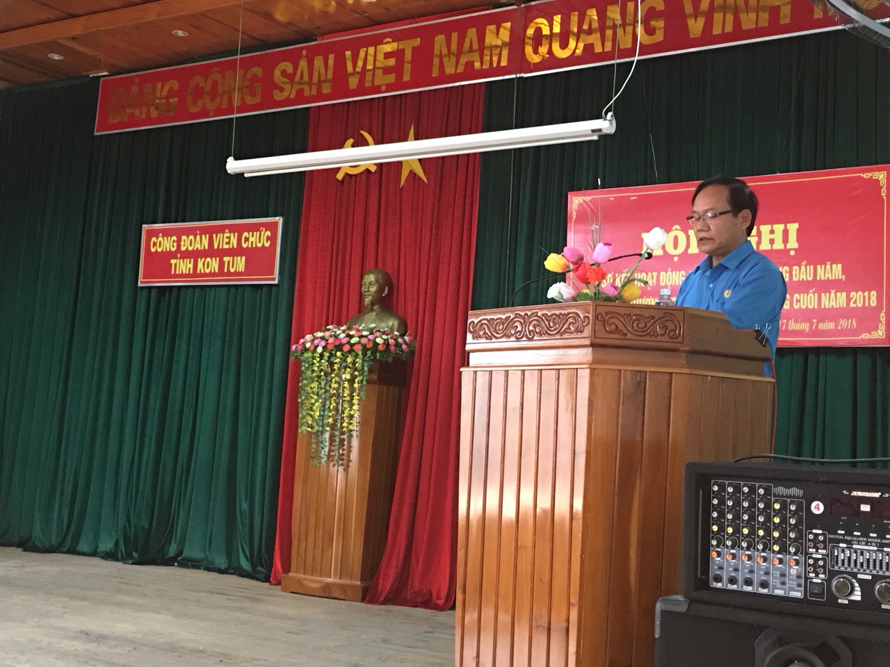 Đồng chí Nghiêm Xuân Bang – Phó Chủ tịch LĐLĐ phát biểu tại Hội nghị